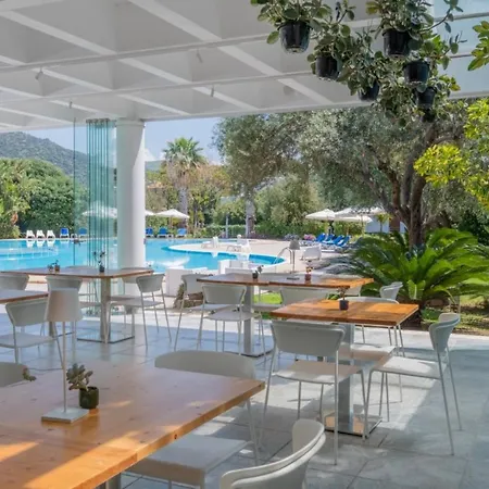 אתר נופש Trezene Village