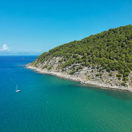 אתר נופש Trezene Village