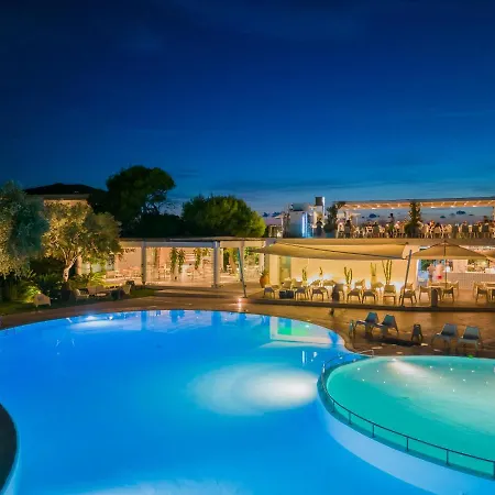 אתר נופש Trezene Village