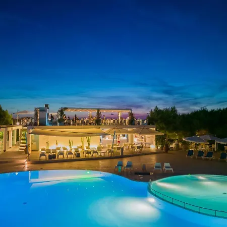 Trezene Village סנטה מריה די קסטלבאטה