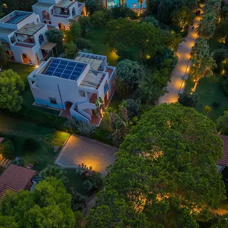 Trezene Village 4* סנטה מריה די קסטלבאטה