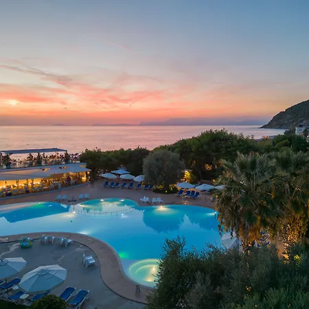 אתר נופש Trezene Village