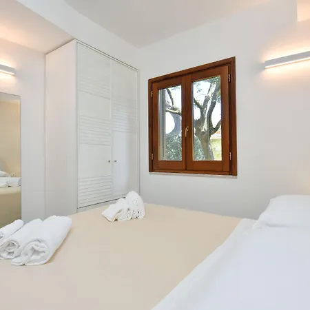 אתר נופש Trezene Village 4*