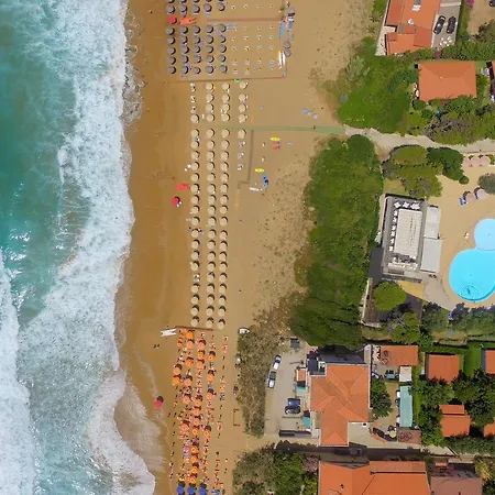 Trezene Village 4* סנטה מריה די קסטלבאטה