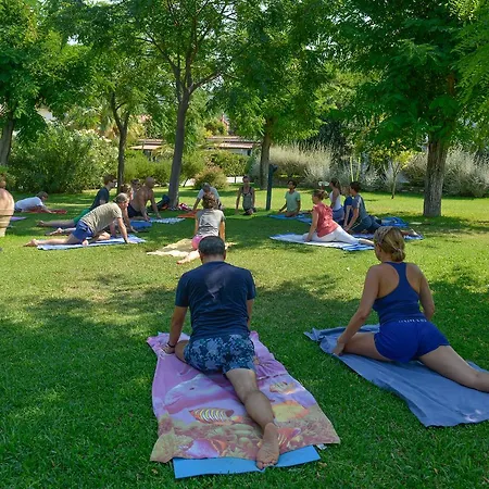 אתר נופש Trezene Village 4*